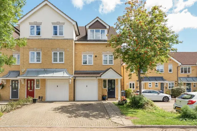 Grenville Place, Mill Hill, NW7, London, photo 1