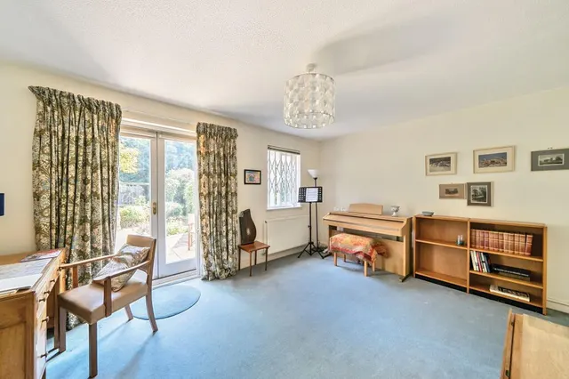 Photo 2 — Grenville Place, Mill Hill, NW7, London