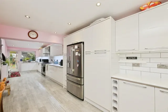 Photo 3 — Little Brays, HARLOW