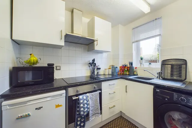 Chawston Close, Eaton Socon, PE19, photo 3