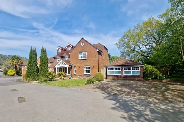 Photo 2 — Clos Y Mynydd, Morganstown, Cardiff