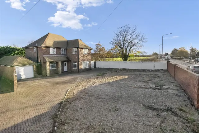Park Road, Uxbridge, photo 1