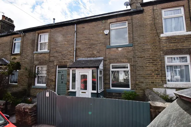 Hollins Street, Buxton, photo 1