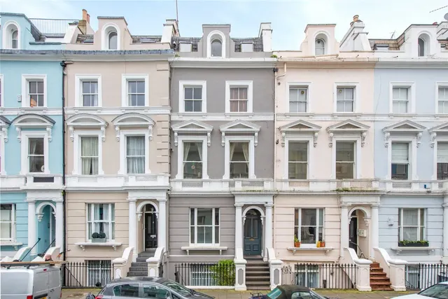 Ladbroke Crescent, London, W11, photo 1