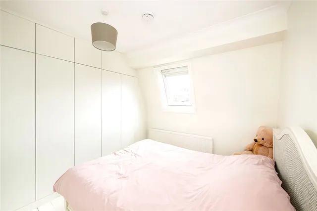 Photo 3 — Ladbroke Crescent, London, W11