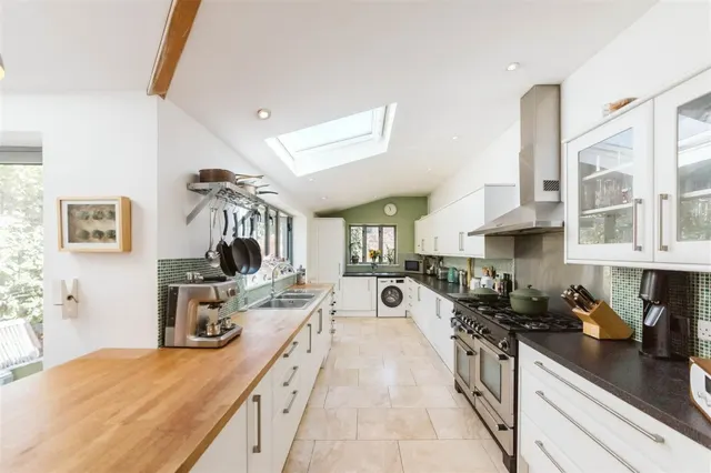 Photo 2 — 86, Cranbrook Road, Redland, Bristol, BS6 7DB