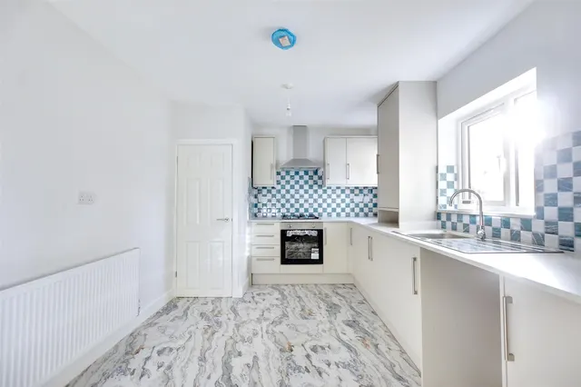 Clifford Avenue, Beeston, NG9, photo 3