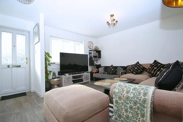 The Fieldings, Woking, GU21, photo 2