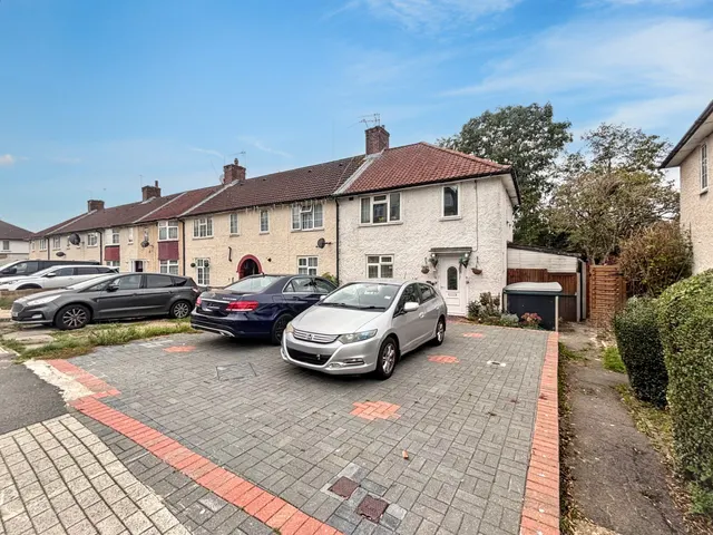 Littlefield Road, Edgware, HA8, photo 1