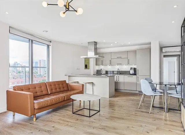 The Highway, Wapping, E1W, photo 3