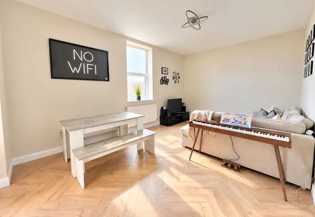 Newport Road, New Bradwell, MK13, photo 1