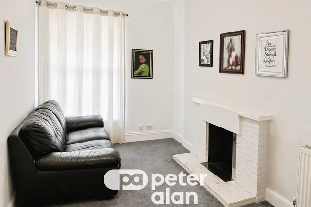 Commercial Street, Newport, NP11, photo 2