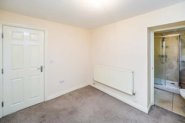 Savile Park Road, Halifax, HX1, photo 3