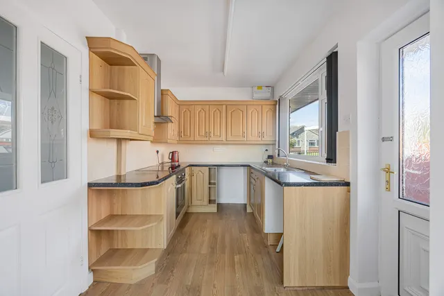 Photo 3 — Mowbray Close, Leominster, Herefordshire, HR6 9AZ