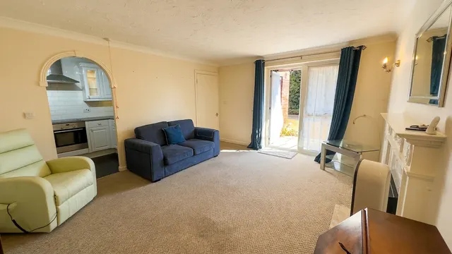 Photo 3 — Pond Court The Ridgeway, Codicote, SG4