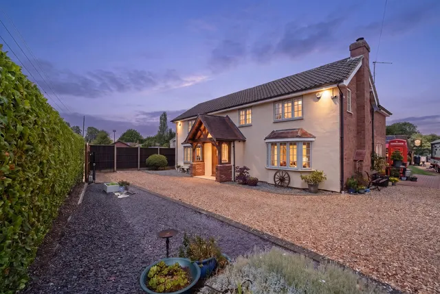 Wood Lane, Willington Bedford, MK44, photo 1