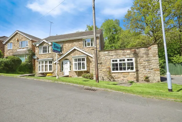 East Causeway Vale, Adel, LS16, photo 1