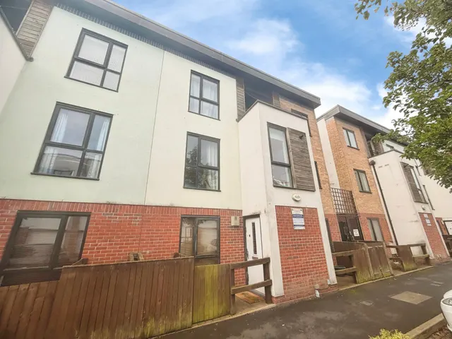 Greenwood Terrace, Salford, M5, photo 1