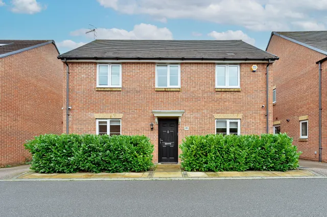 Bushey, WD23, photo 1