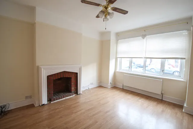 Photo 2 — Deepdene Road, Welling, Kent, DA16