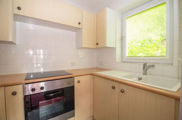 Photo 2 — Hulbert Road, Waterlooville, PO7 7JZ
