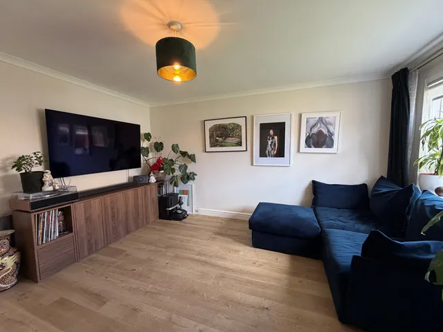 Photo 2 — Bullfinch Close, Cullompton