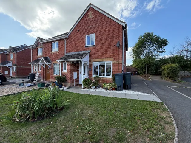 Bullfinch Close, Cullompton, photo 1