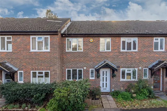 Rumsey Close, Hampton, TW12, photo 1