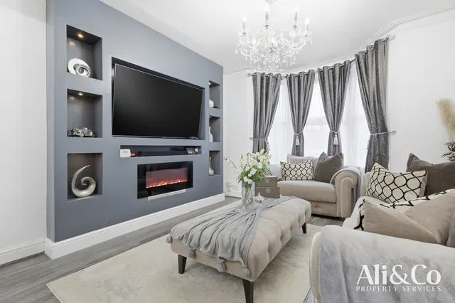 Photo 2 — Hampden Road, Grays, Essex, RM17 5JP