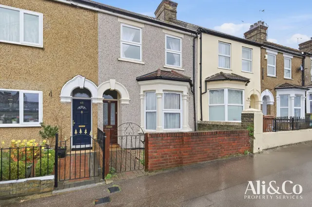 Hampden Road, Grays, Essex, RM17 5JP, photo 1