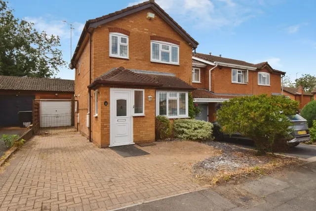 Barn Close, Wigston, LE18, photo 1