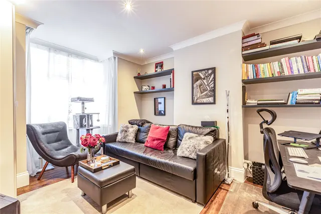 Church Road, Addlestone, KT15, photo 3