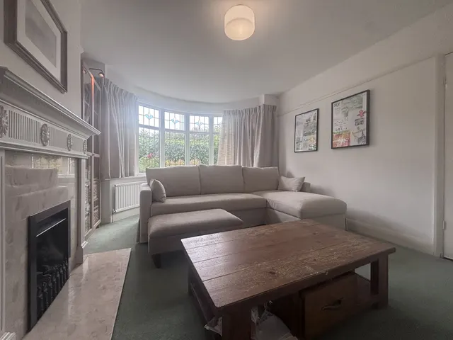 Tring Road, Aylesbury, HP20, photo 3