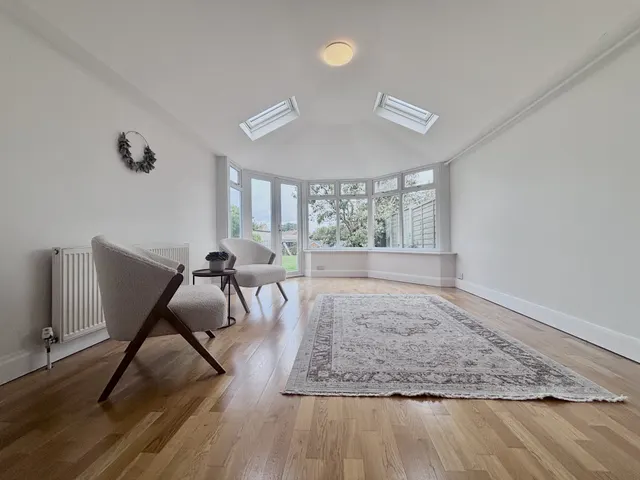 Tring Road, Aylesbury, HP20, photo 2
