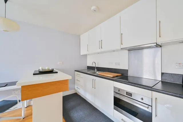 Photo 3 — Flat 9, Geoff Marsh Court, 129 Weedington Road, London