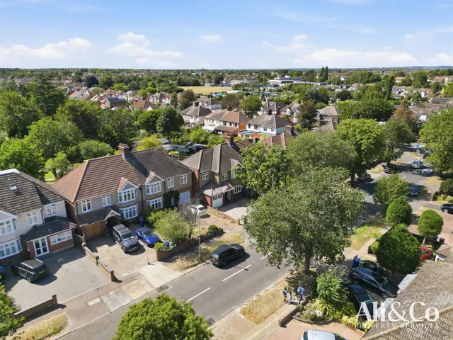 Photo 3 — Bradleigh Avenue, Grays, Essex, RM17 5XD