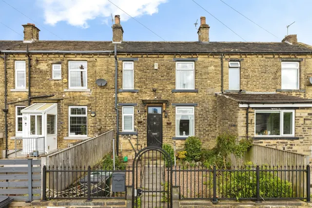 Oddy Place, Bradford, photo 1