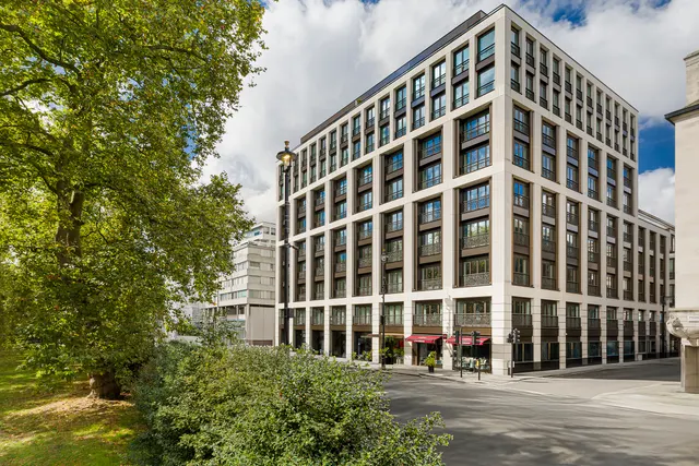Ashburton Place, Mayfair, W1J, photo 1