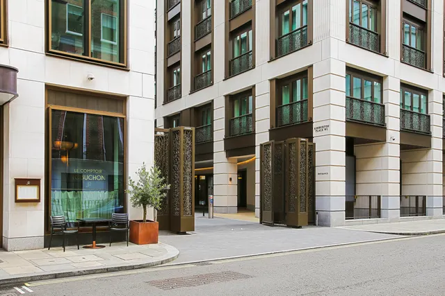 Ashburton Place, Mayfair, W1J, photo 2