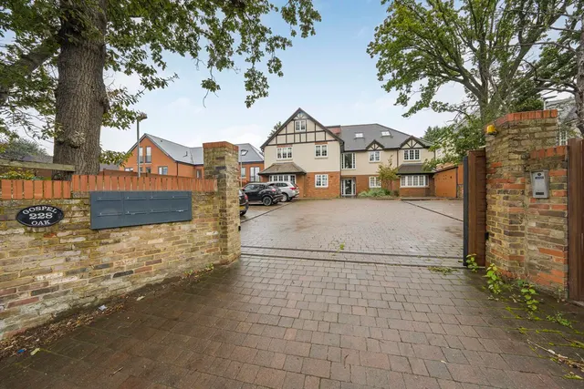 Swakeleys Road, Ickenham, UB10, photo 1