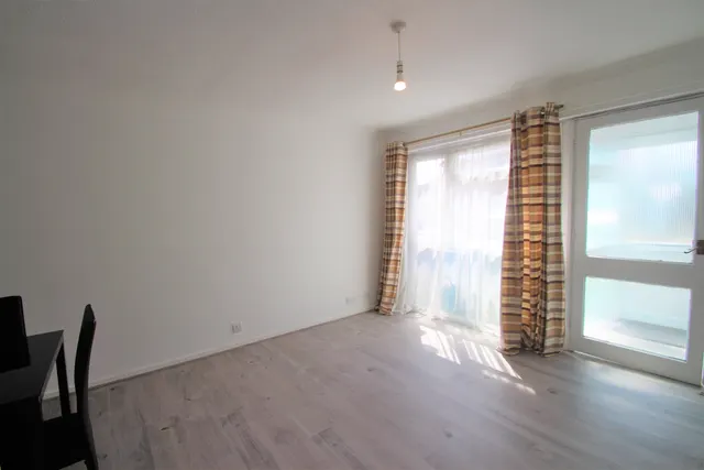 Beeton Close, Pinner, HA5, photo 3