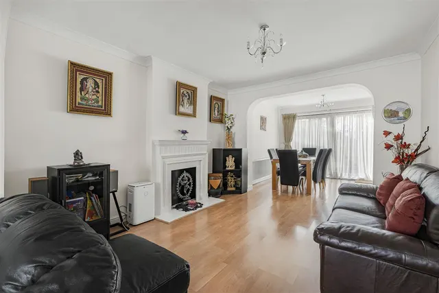 St Andrews Avenue, Wembley, HA0, photo 2