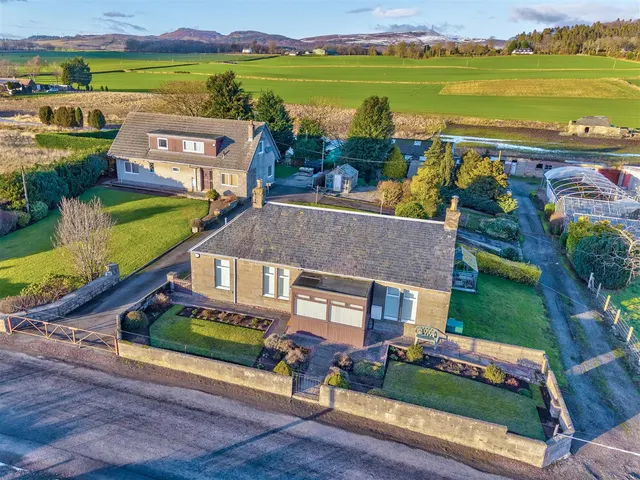 Rosemill Road, Bridgefoot, photo 1