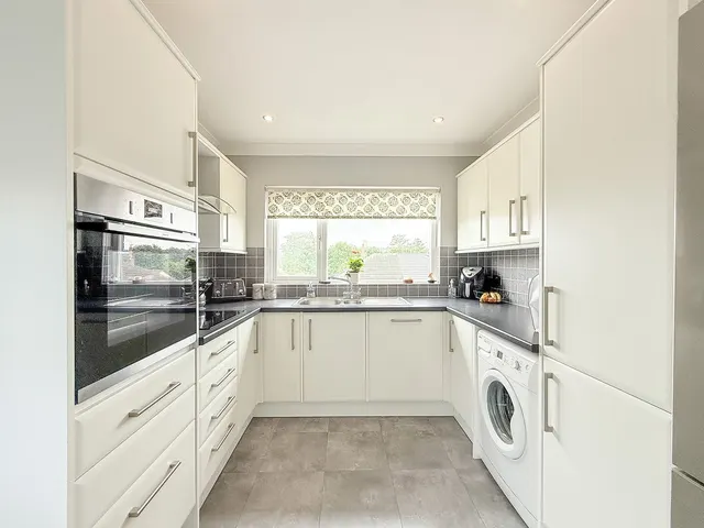 Fenay Drive, Fenay Bridge, photo 2