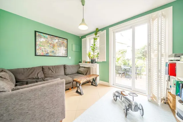 Mattock Lane, W13, photo 2