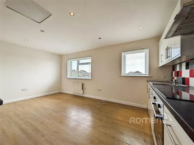 Fleetham Gardens, Lower Earley, RG6, photo 3