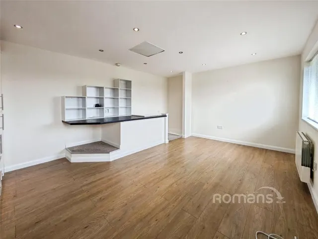 Fleetham Gardens, Lower Earley, RG6, photo 2