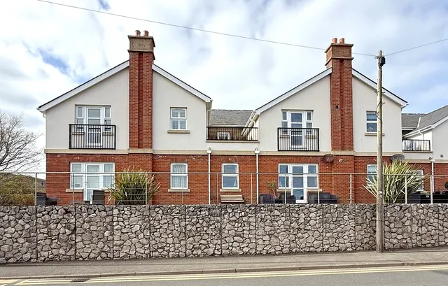 Amlwch Road, Benllech, photo 2