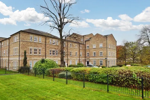 Ash Apartments, Chaloner Green, WF1, photo 1