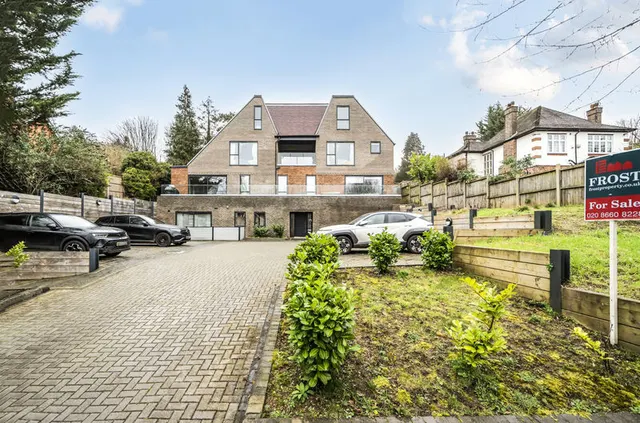 Photo 2 — Haydn Avenue, Purley CR8 4AG